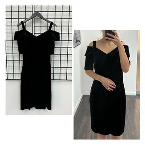 *SALE* NWT Glamour stretch velvet cold shoulder dress
